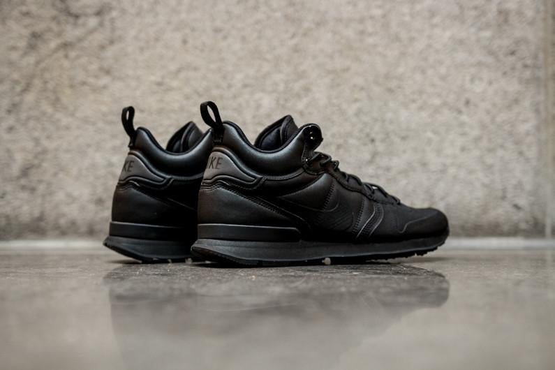INTERNATIONALIST UTILITY