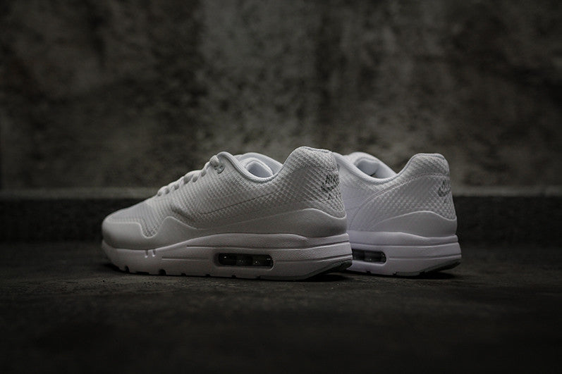 NIKE AIR MAX 1 ULTRA ESSENTIAL