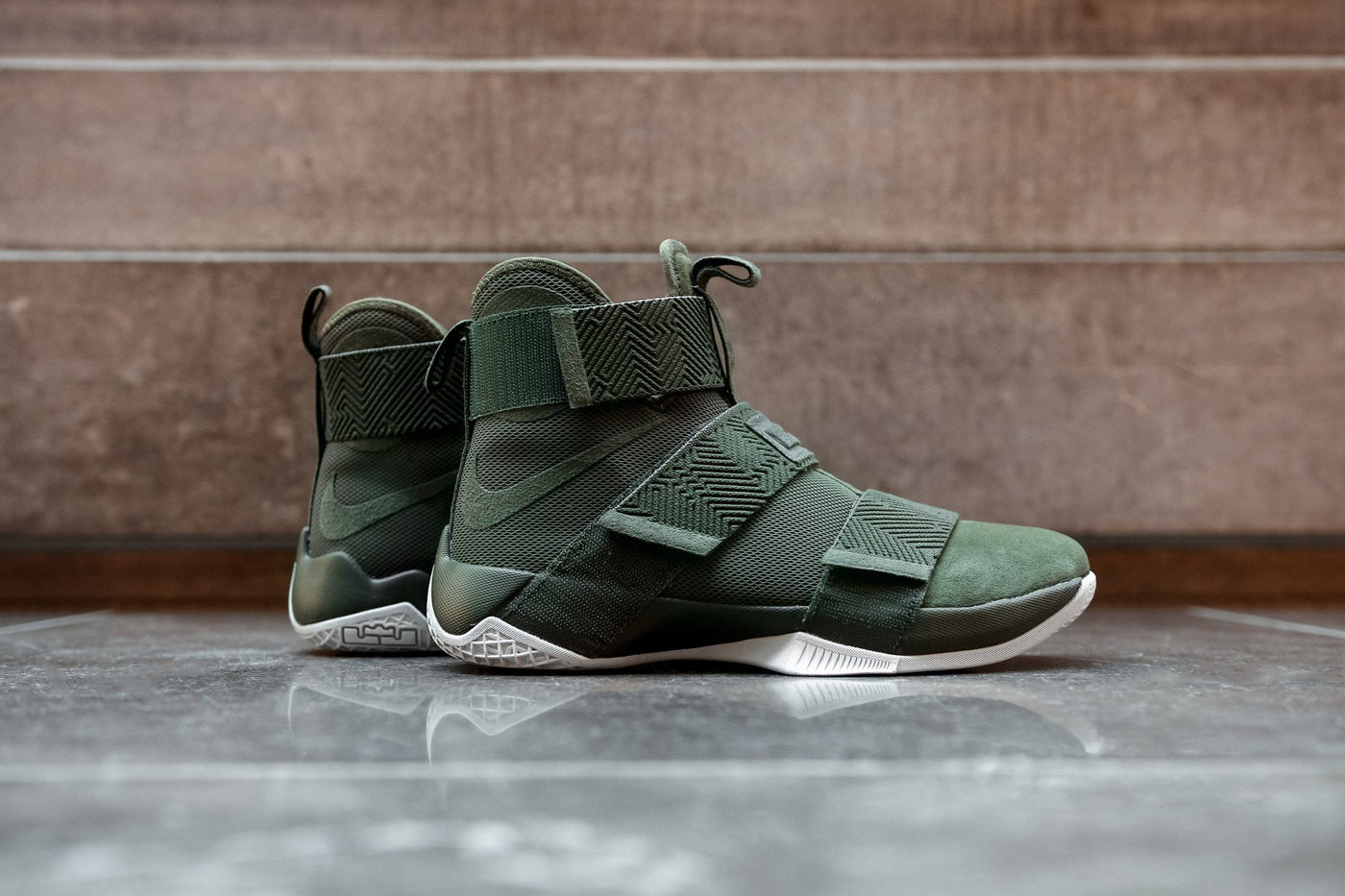 LEBRON SOLDIER 10 SFG LUX
