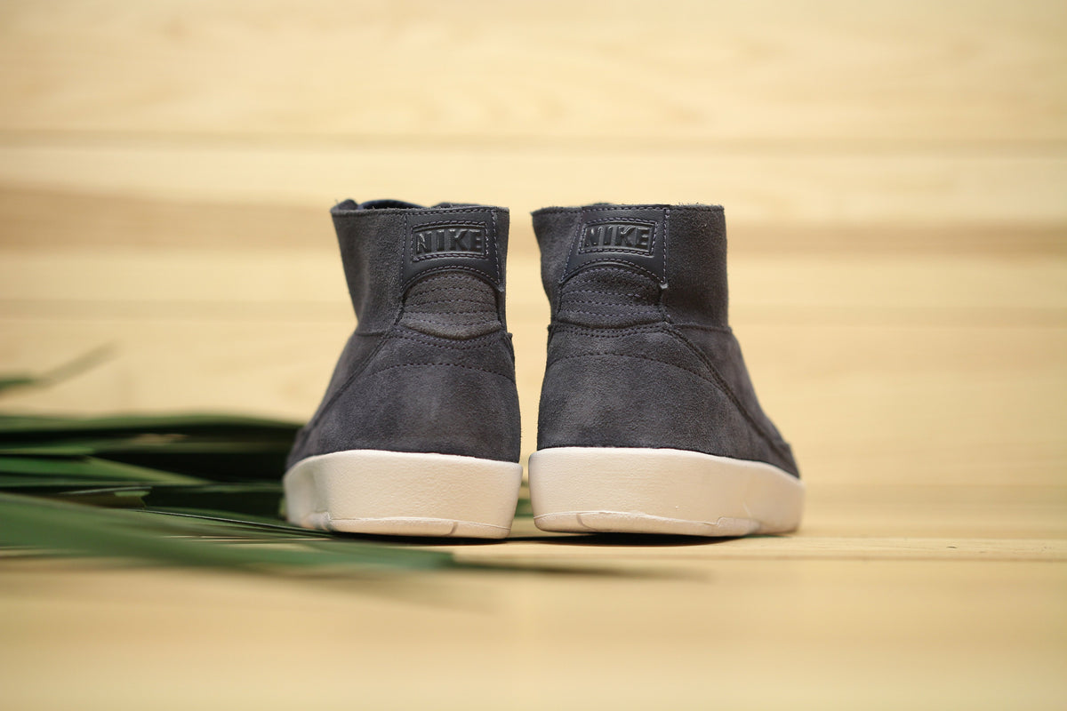 Air Jordan 2 Retro Decon