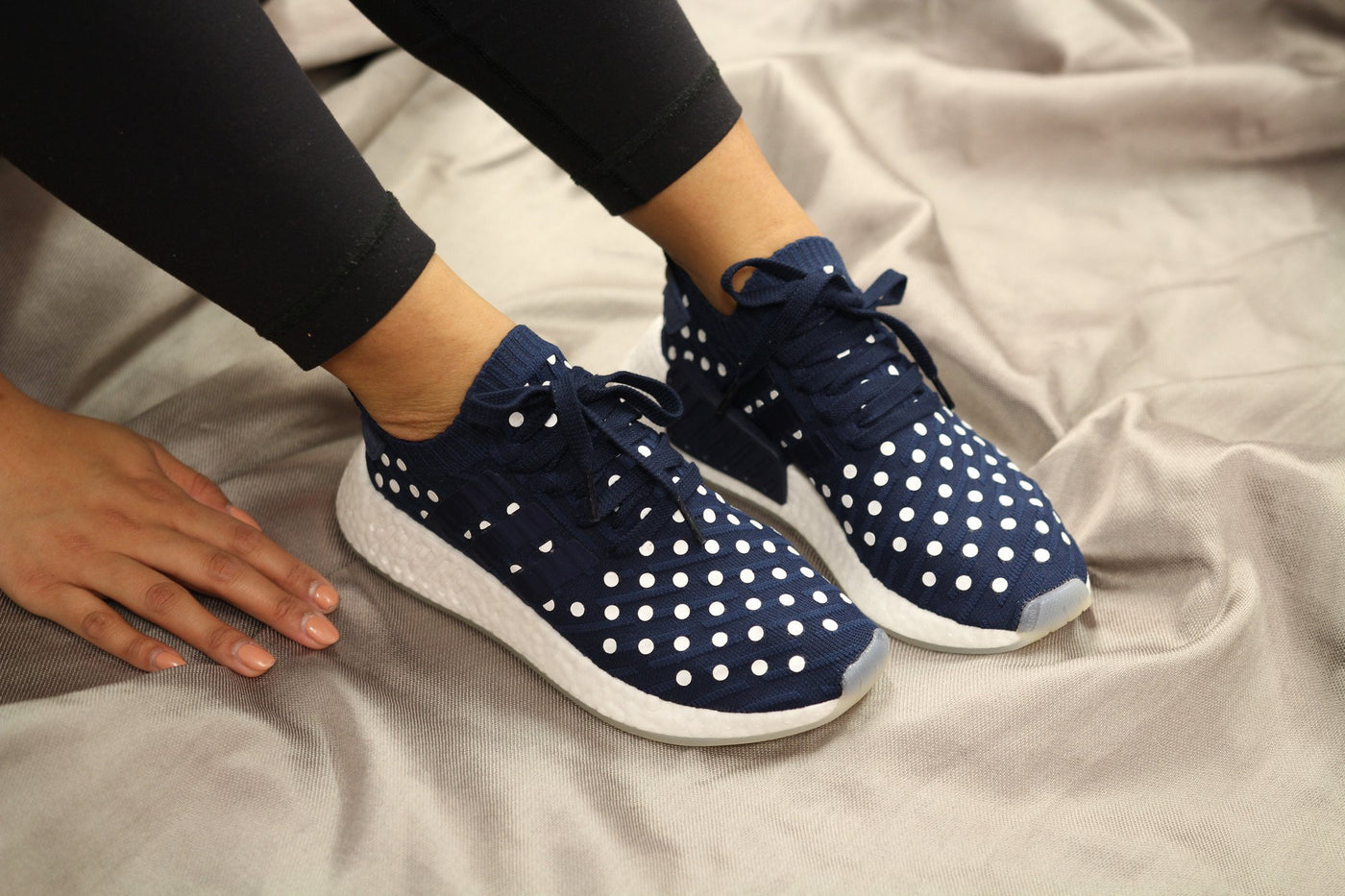 NMD_R2 W