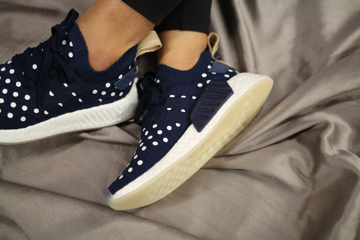 NMD_R2 W