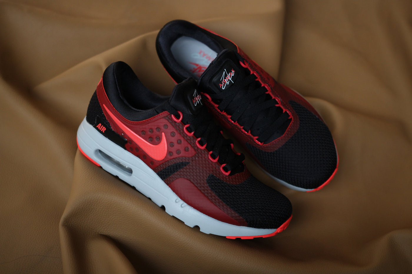 NIKE AIR MAX ZERO ESSENTIAL