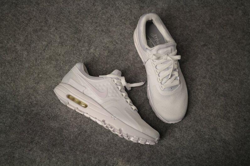 NIKE AIR MAX ZERO ESSENTIAL